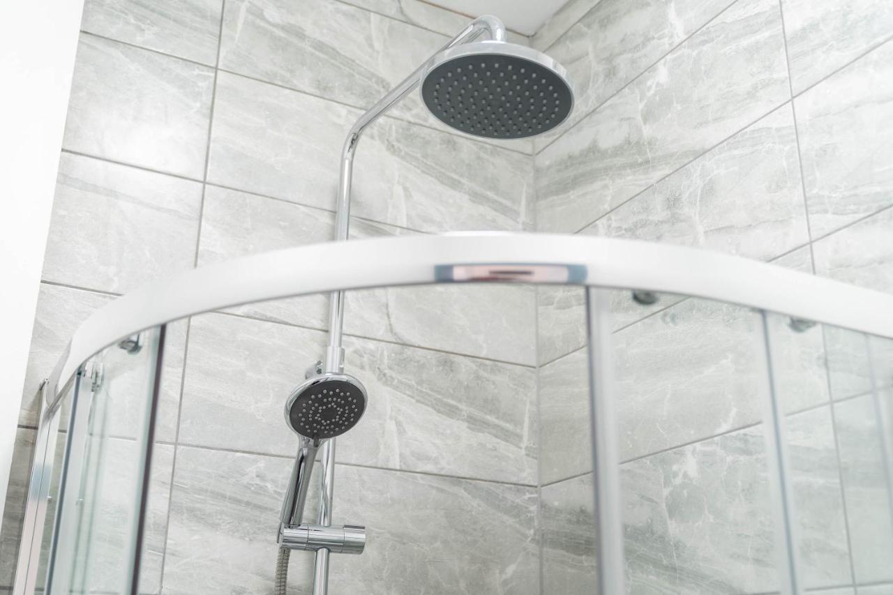 Chic Studio Oasis, West Midlands! Apartment Birmingham Luaran gambar